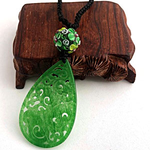 NYデザイン翡翠とベネチアンガラスネックレス