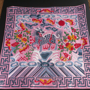 豪華な全面刺繍マット