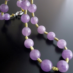 紫系翡翠10ミリ珠オールノット仕上げネックレス