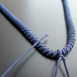 紺の3mm丸紐伸縮ネックレス紐