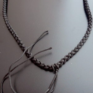 黒の4mm丸紐伸縮ネックレス紐