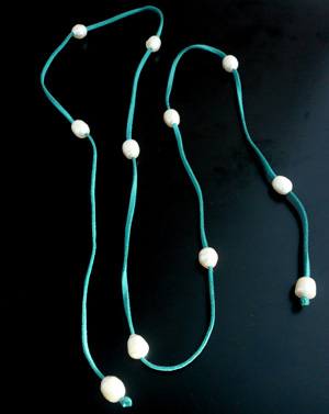 ニューヨークデザインのお洒落なバロック真珠のラリエット