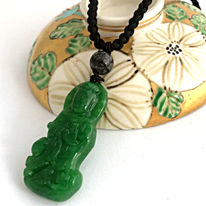 翡翠の観音ネックレス