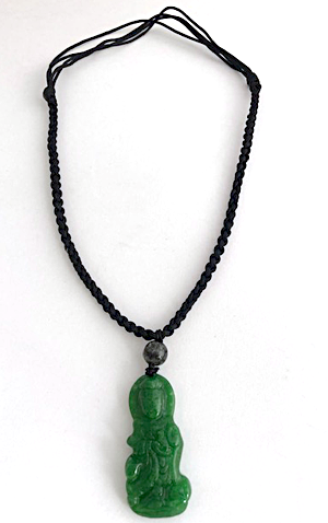 翡翠の観音ネックレス。全体