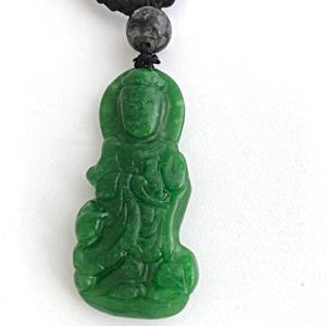 翡翠の観音ネックレス