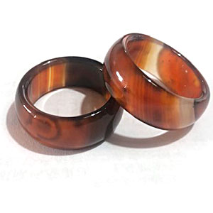 韓国・中国歴史ドラマ トンイの指輪。赤瑪瑙縞くりぬきリング